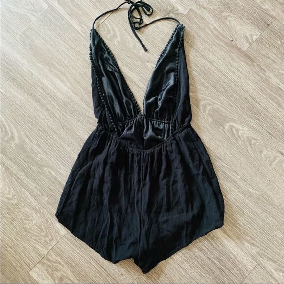 ✨ Audrey 3+1 Pom Halter Romper✨ - Picture 5 of 6